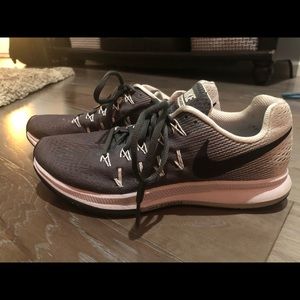 Nike Size 8 Zoom Pegasus 33